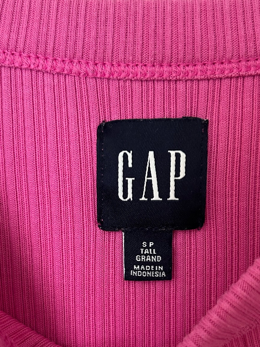 GAP Sleeveless Ribbed Midi Dress in Bright Fuchsia - Picture 3 of 4